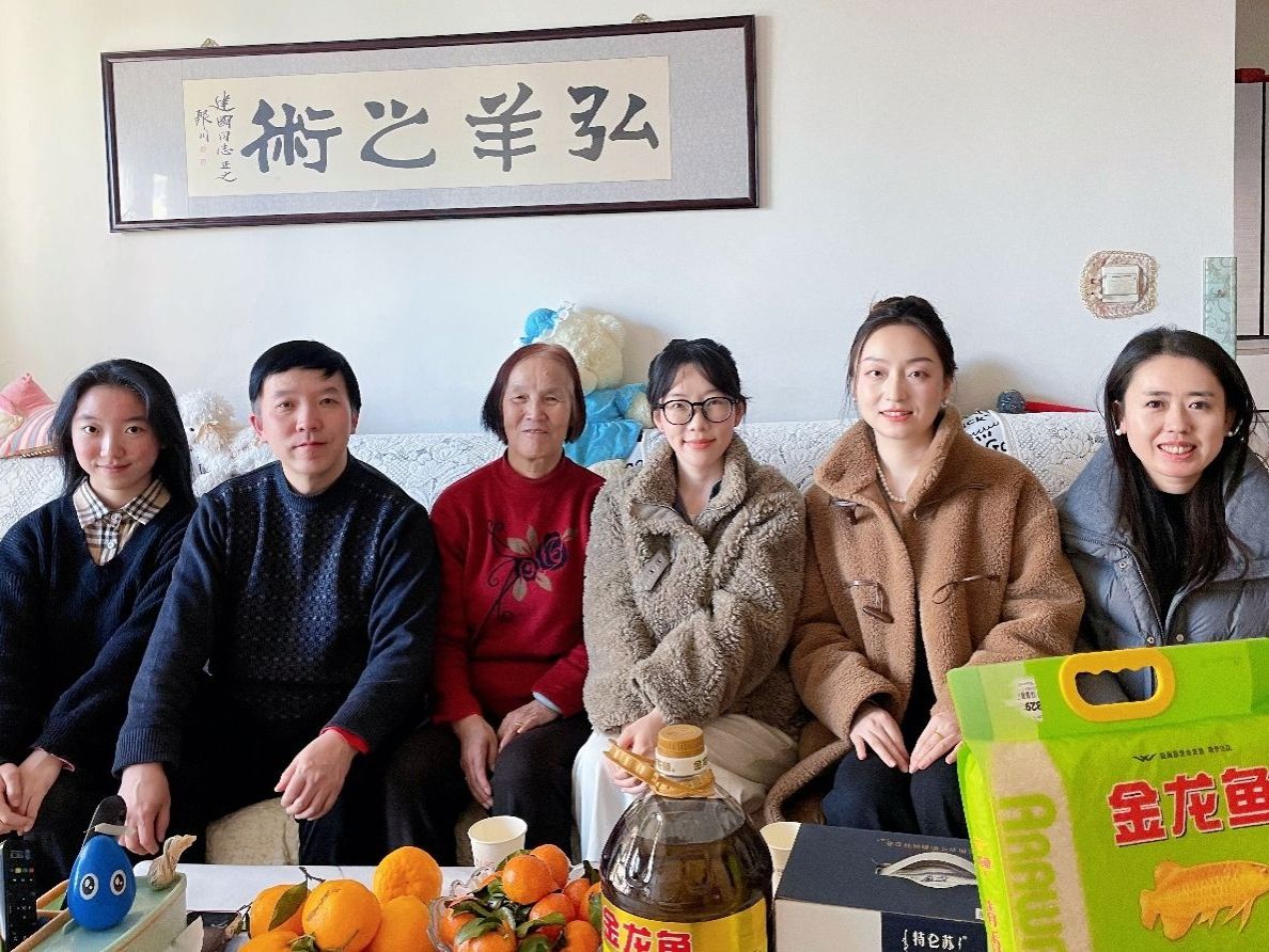 步履不停传温情 精准护航成长路——英国上市公司官网365寒假走访纪实