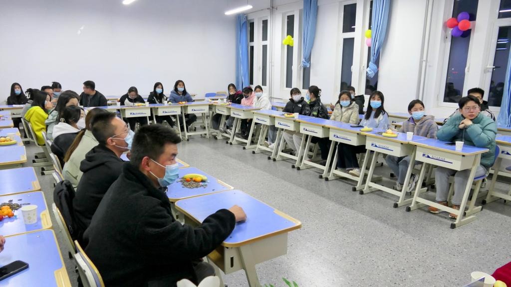 英国上市公司官网365材料与化工工程学院举办考研交流会