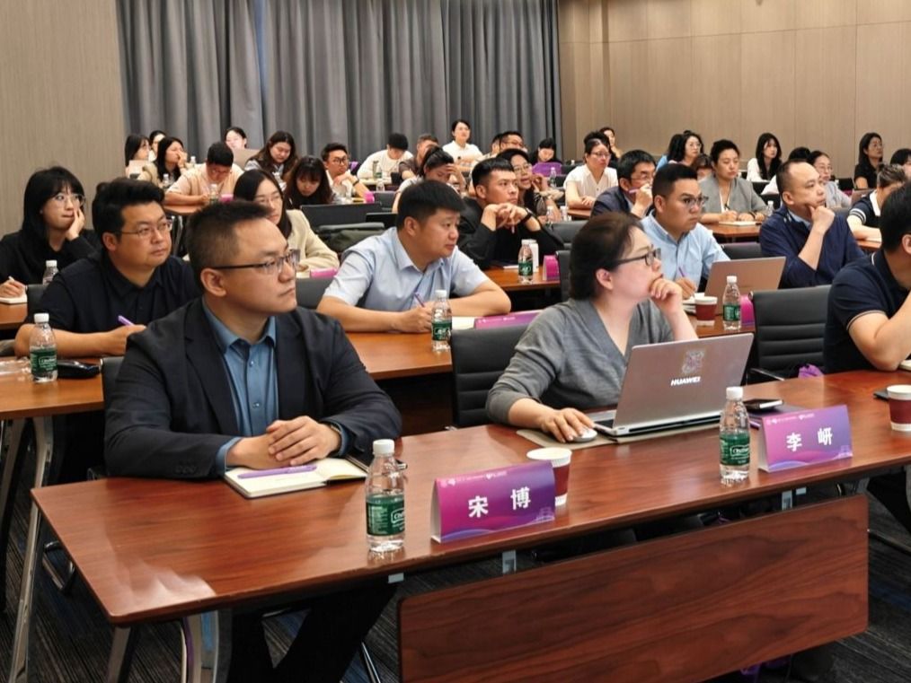 英国上市公司官网365学工团队赴清华大学参加心理工作能力提升专项培训活动